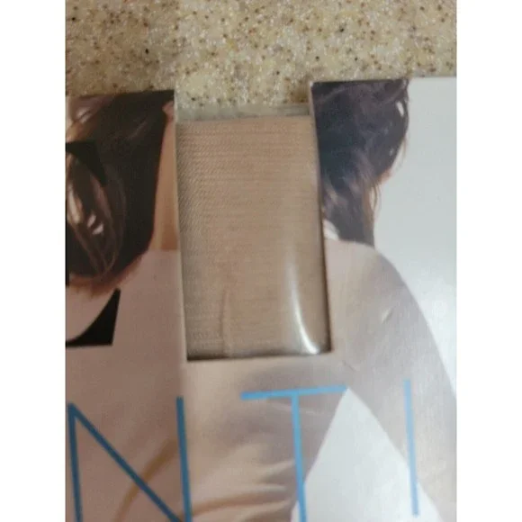 VTG Hue Essential Solutions Control Natural Pantyhose 5992N & 16286 SZ 4 NIP - Picture 11 of 11